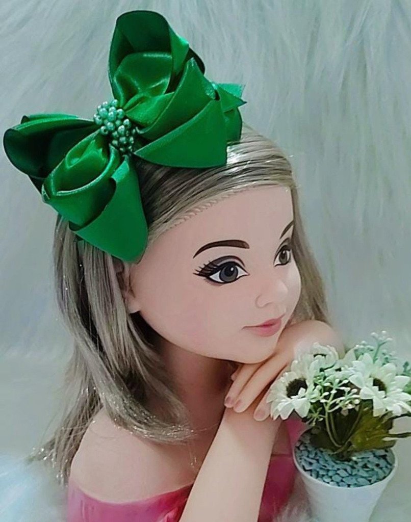 Tiara Belli Verde Bandeira Laço Miolo de Perolas