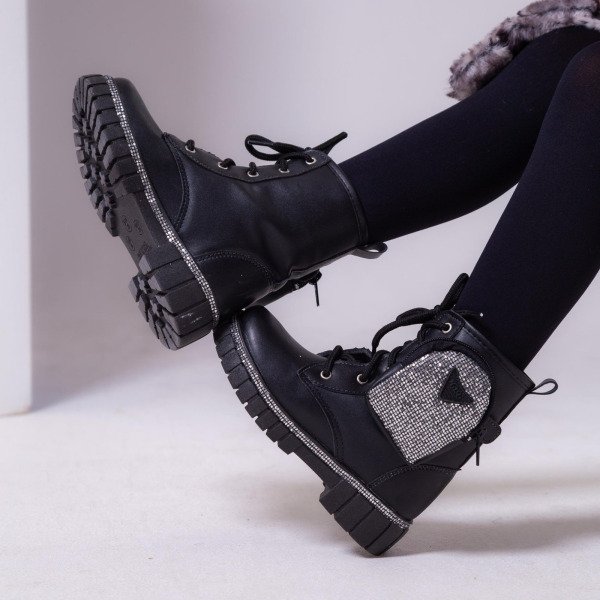 Bota/Coturno Nilqi Malu Bolsinha Cano Baixo Preta